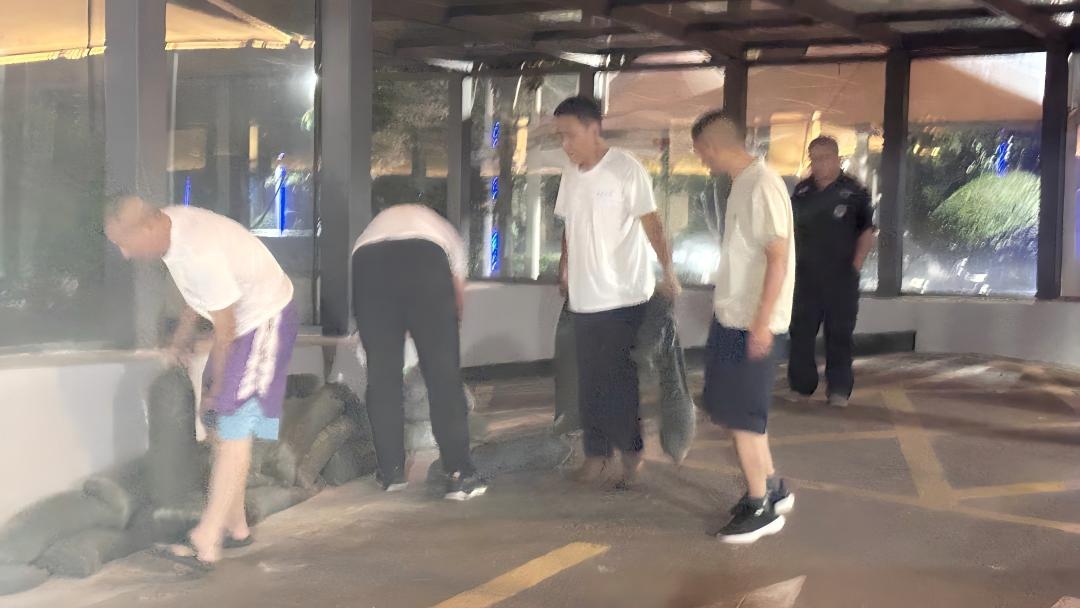 华龙水业：严阵以待迎战台风“巴威”全力筑牢汛期供水安全防线